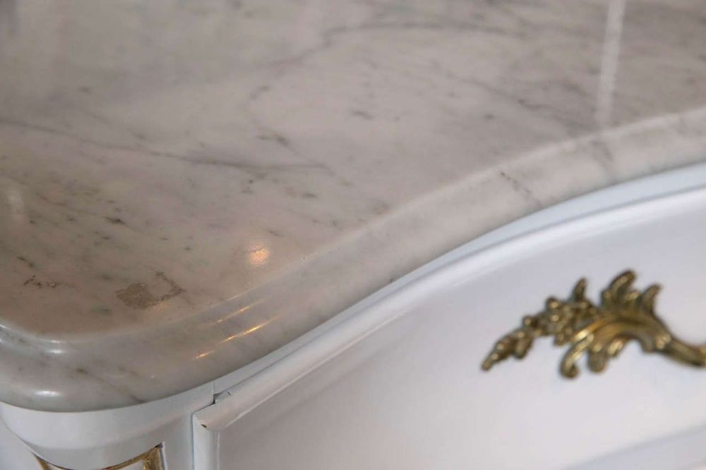 White and Gilt Gold Decorated Louis XV Style Bombe Dresser Carrara Mar White and Gilt Gold Decorated Louis XV Style Bombe Dresser Carrara Mar
