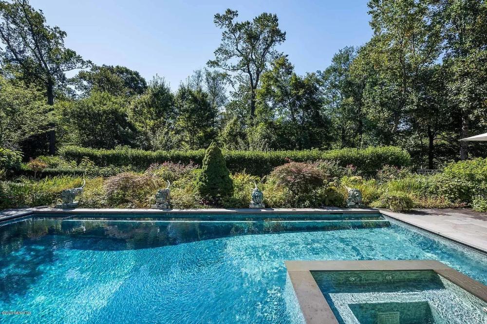 Lion Fountains, Lifesize Outdoor Statues, Patinated Bronze, England, 1860s