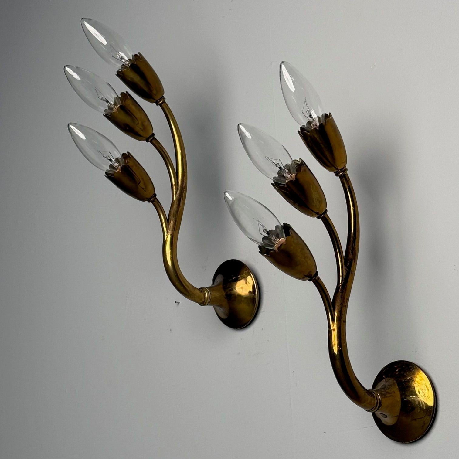 Gio Ponti Attr., Italian Mid-Century Modern, Wall Sconces, Brass, Flower Shape