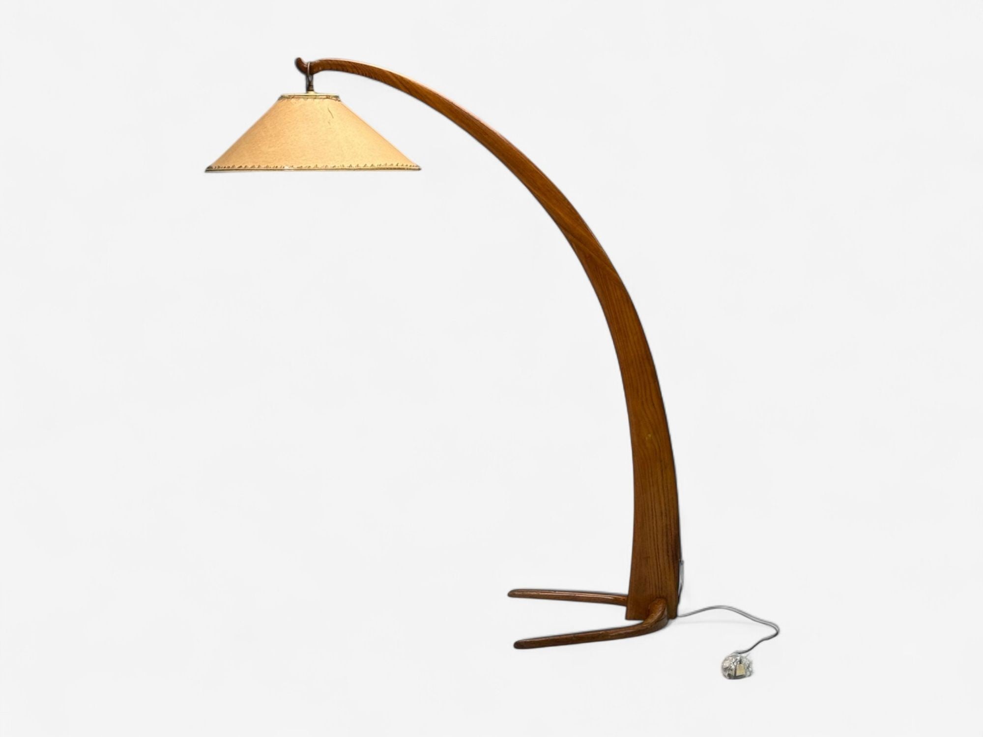 Italian Modern, Elmwood, Brass, Curved Floor Lamp, Italy, 1940s