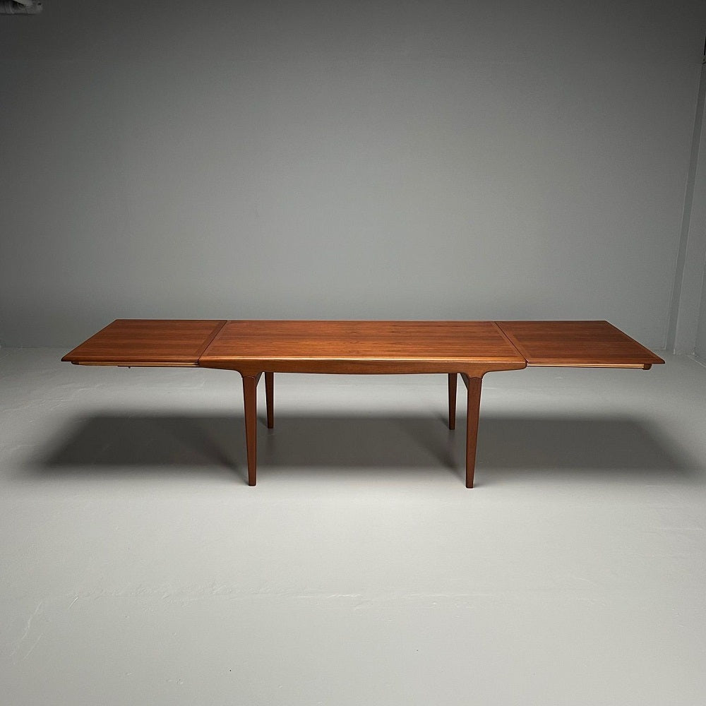 Johannes Andersen, Danish Mid-Century Modern, Dining Table, Teak, Denmark, 1960s