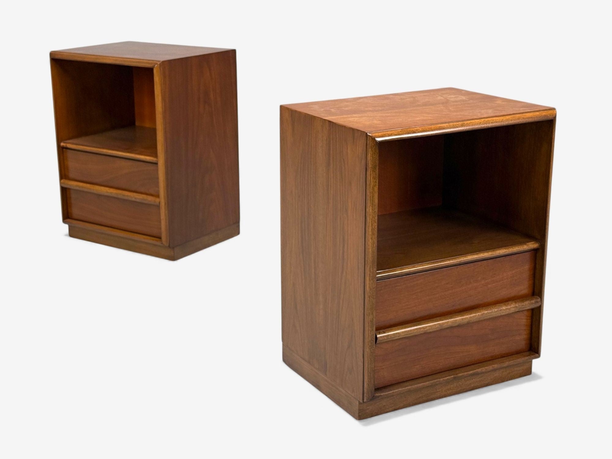 T.H. Robsjohn-Gibbings, American Modern, Walnut, Open Nightstands, USA, 1960s