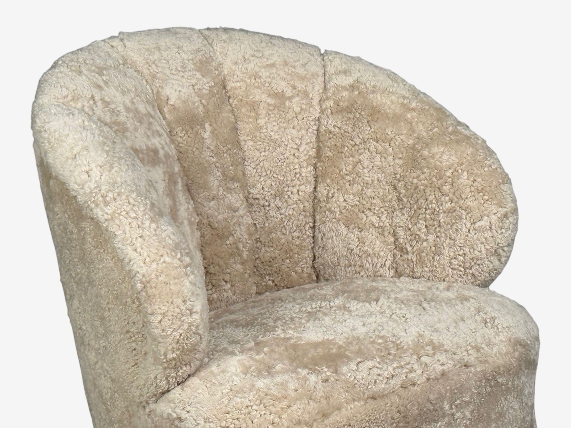 Finnish Modern, Shell Form Lounge Chairs, Beige Shearling, Wood, Finland, 1940s