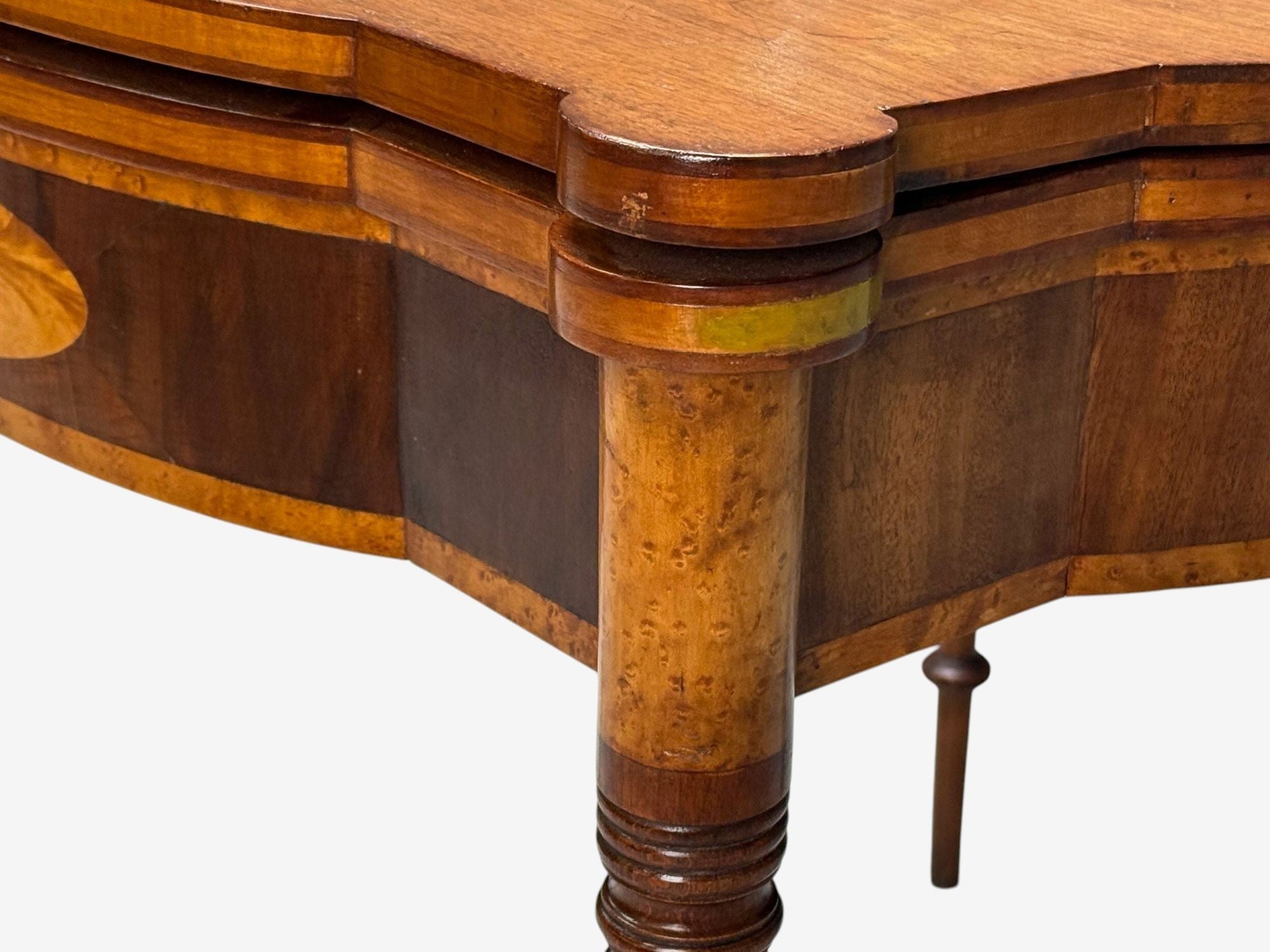 American Sheraton, Mahogany, Tulipwood, Serpentine Inlaid Card Table, USA, 1810