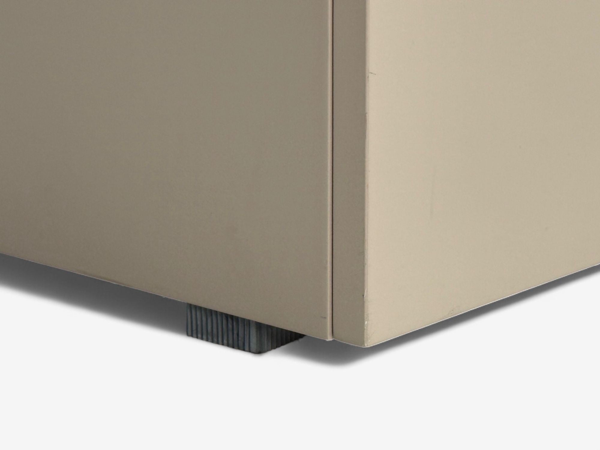 Guilio Cappelini, Cream Matte Lacquer, Nightstands, Italy, 2010s