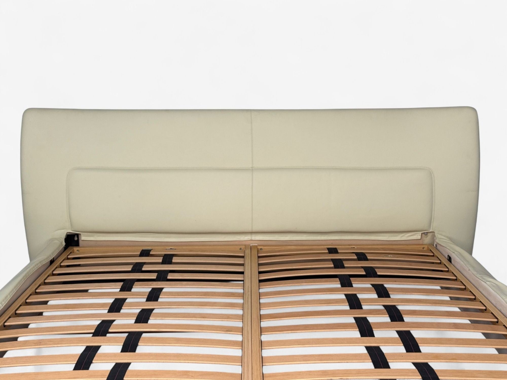 Molteni & C., Cream Leather, Chrome, King Size Bedframe, Italy, 21st C.