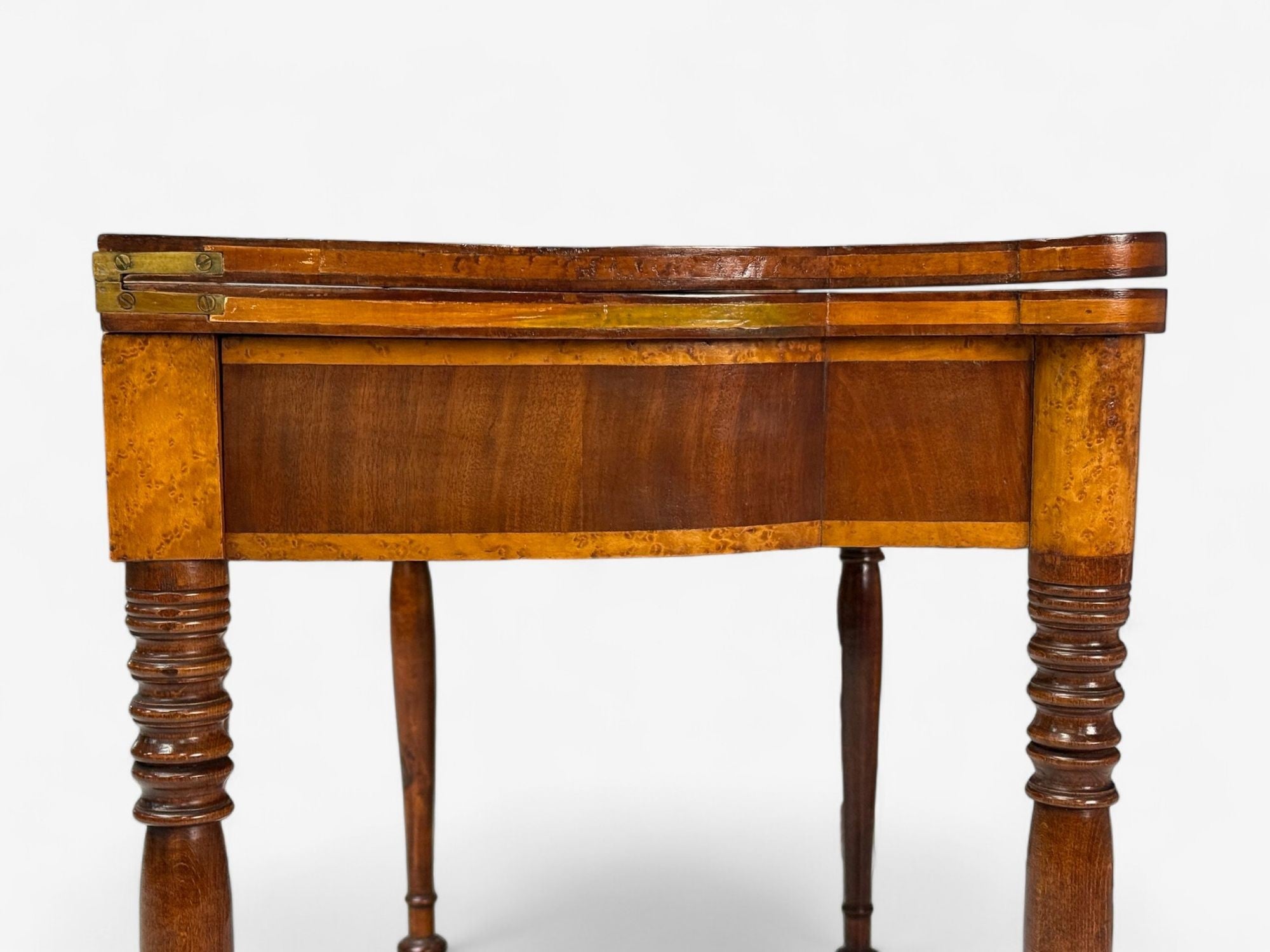 American Sheraton, Mahogany, Tulipwood, Serpentine Inlaid Card Table, USA, 1810