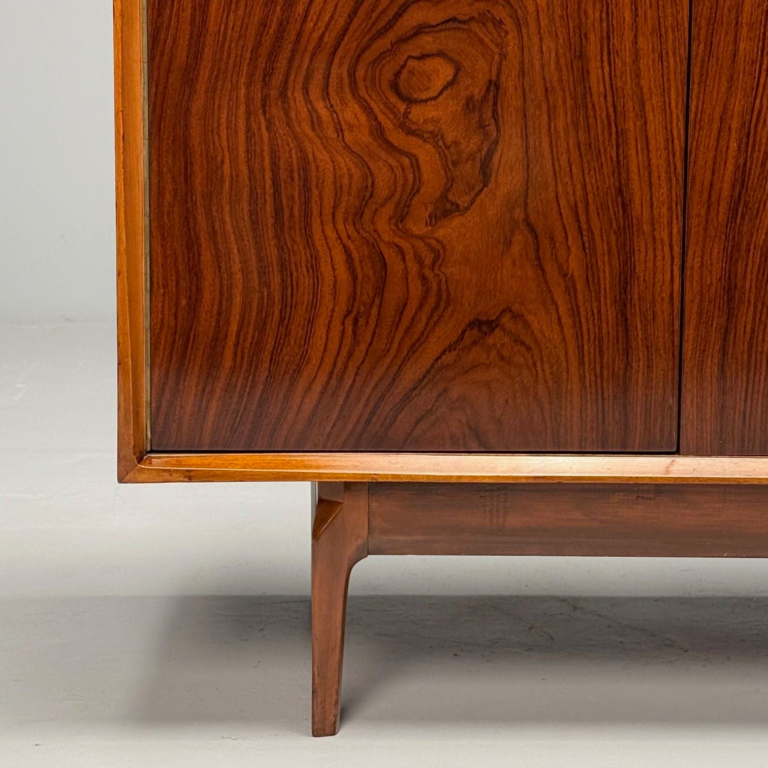 American Mid-Century Modern, Dresser, Rosewood, Walnut, United States, 1950s