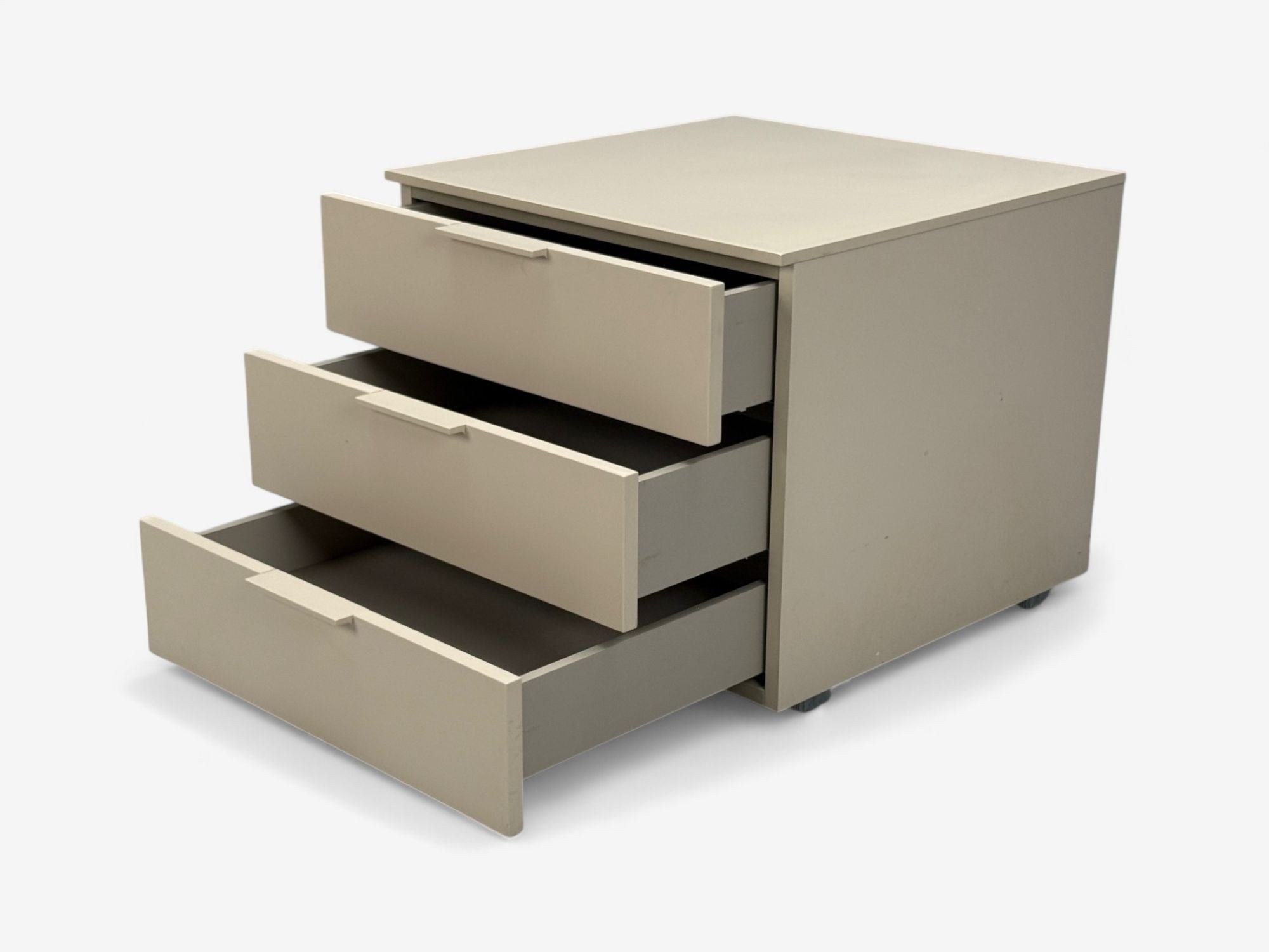 Guilio Cappelini, Cream Matte Lacquer, Nightstands, Italy, 2010s