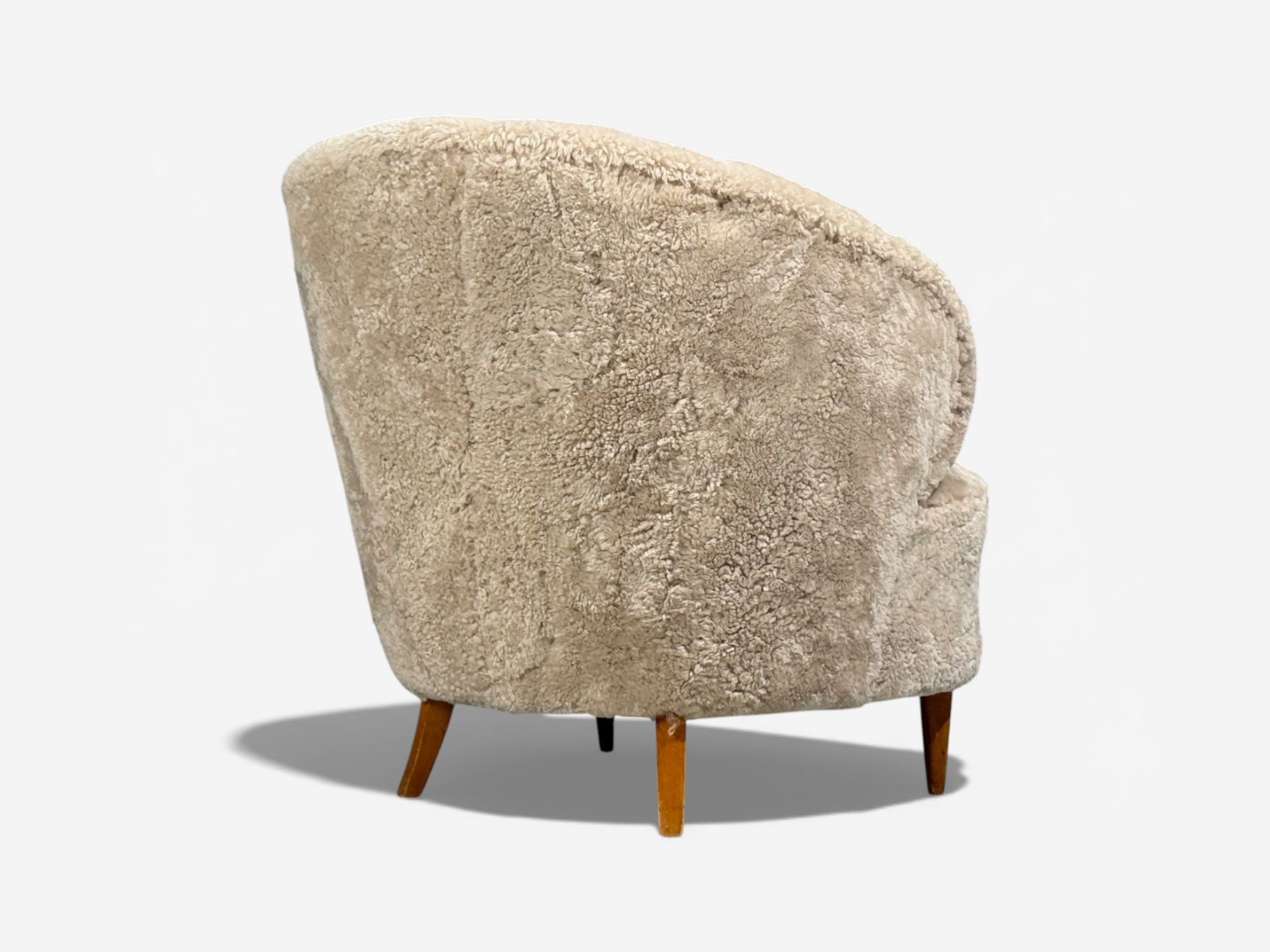 Finnish Modern, Shell Form Lounge Chairs, Beige Shearling, Wood, Finland, 1940s