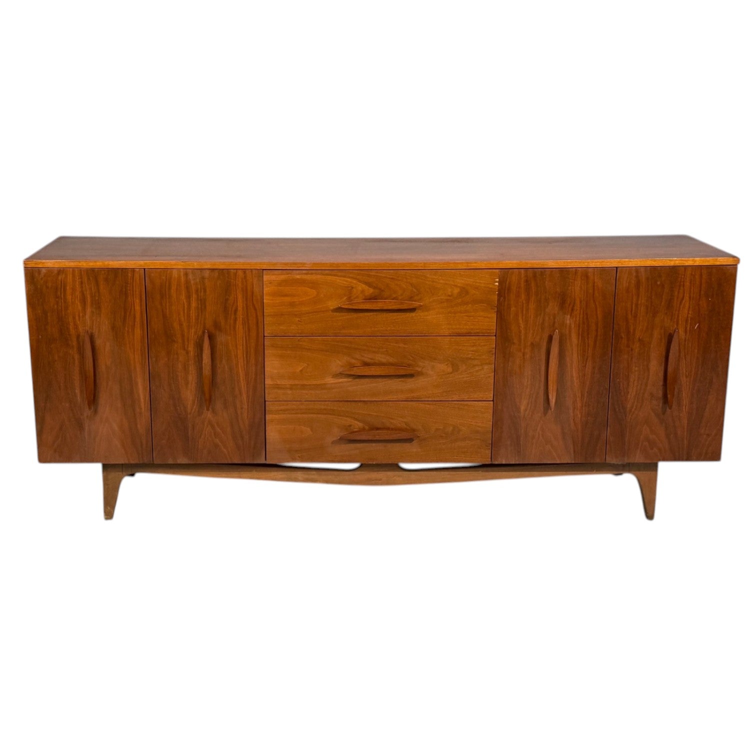 Young Manufacturing, Standard Dreser, Walnut, USA, 1960s