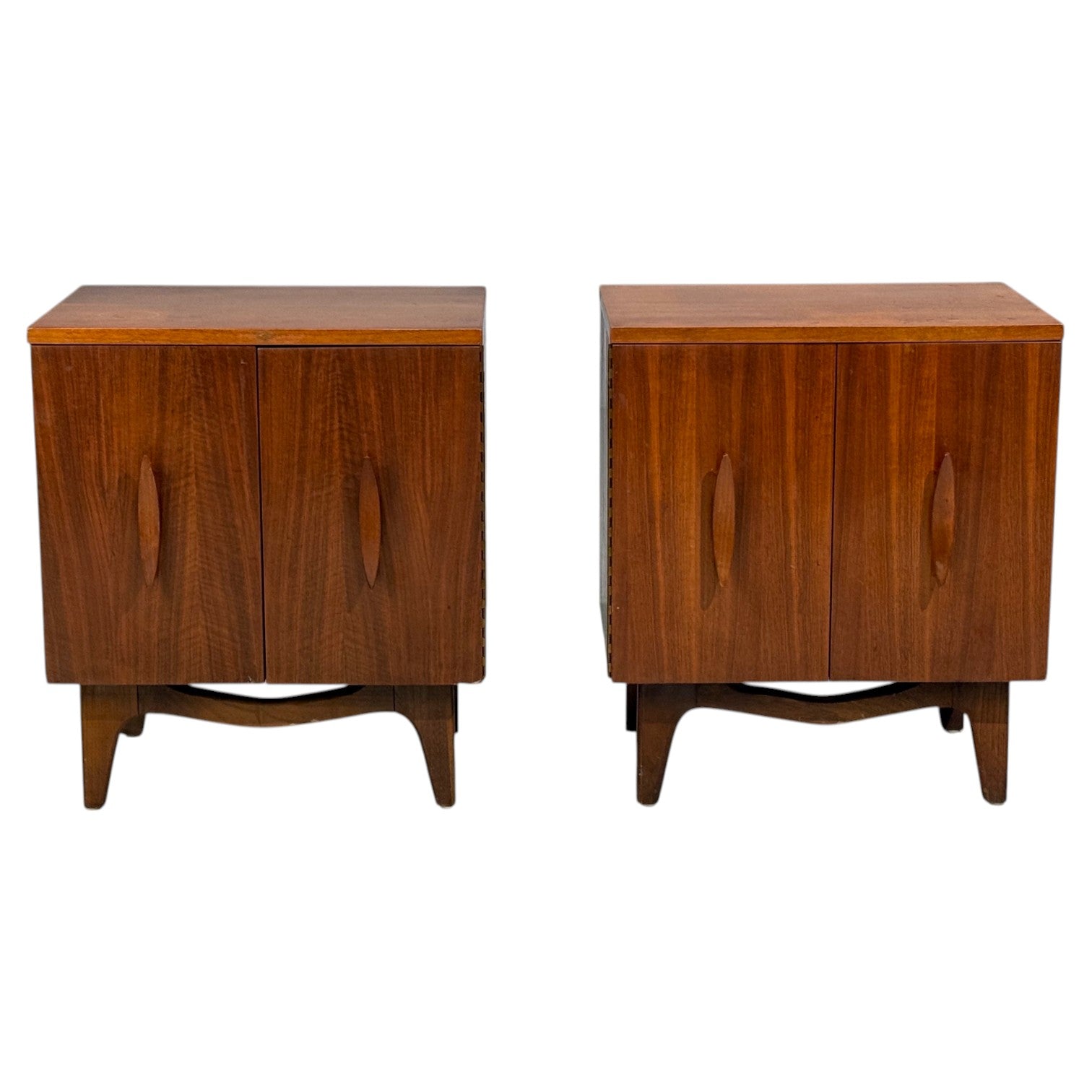 Young Manufacturing, Modern Nightstands, Walnut, USA, 1960s