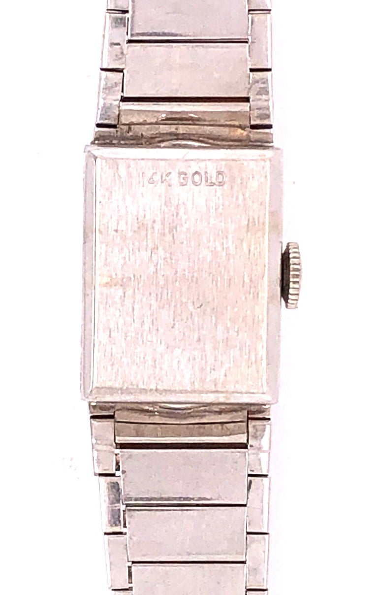 Art Deco Style 14 Karat White Gold Eloga Ladies Wristwatch with 17 Jewels