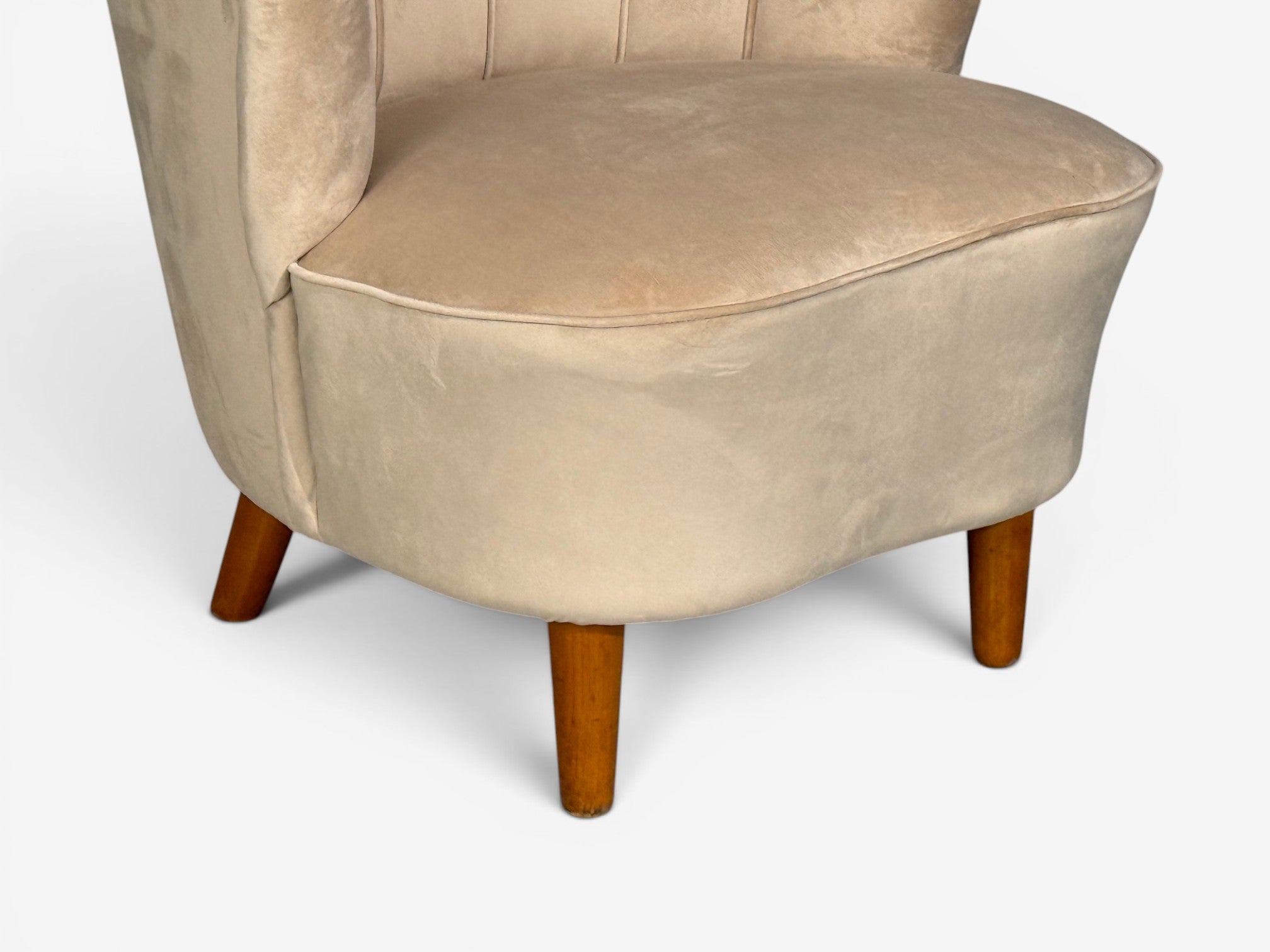 Asko, Finnish Modern, Lounge Chairs, Beige Velvet, Beech, Finland, 1950s