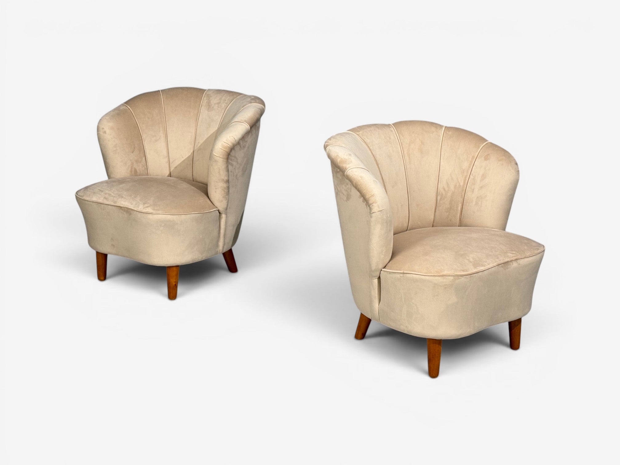 Asko, Finnish Modern, Lounge Chairs, Beige Velvet, Beech, Finland, 1950s