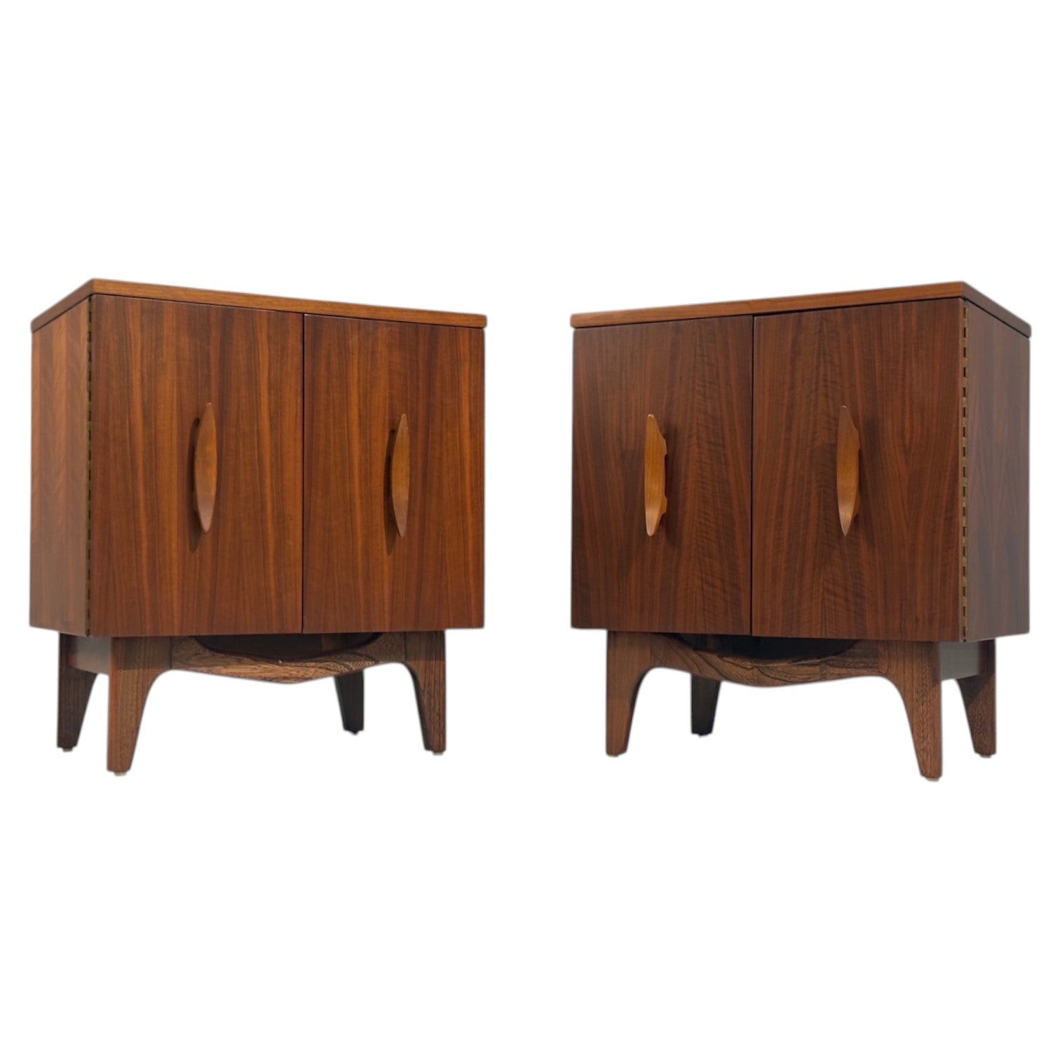 Young Manufacturing, Modern Nightstands, Walnut, USA, 1960s