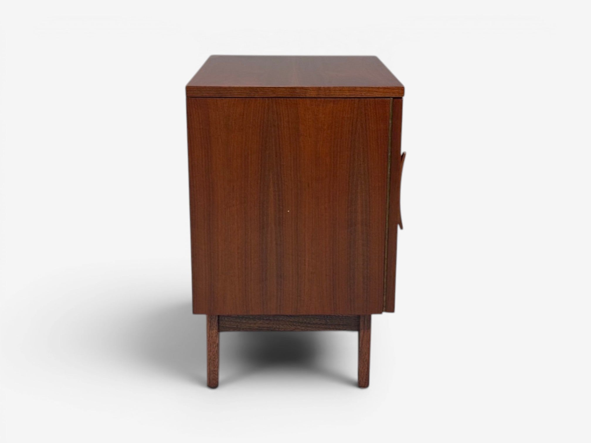 Young Manufacturing, Modern Nightstands, Walnut, USA, 1960s