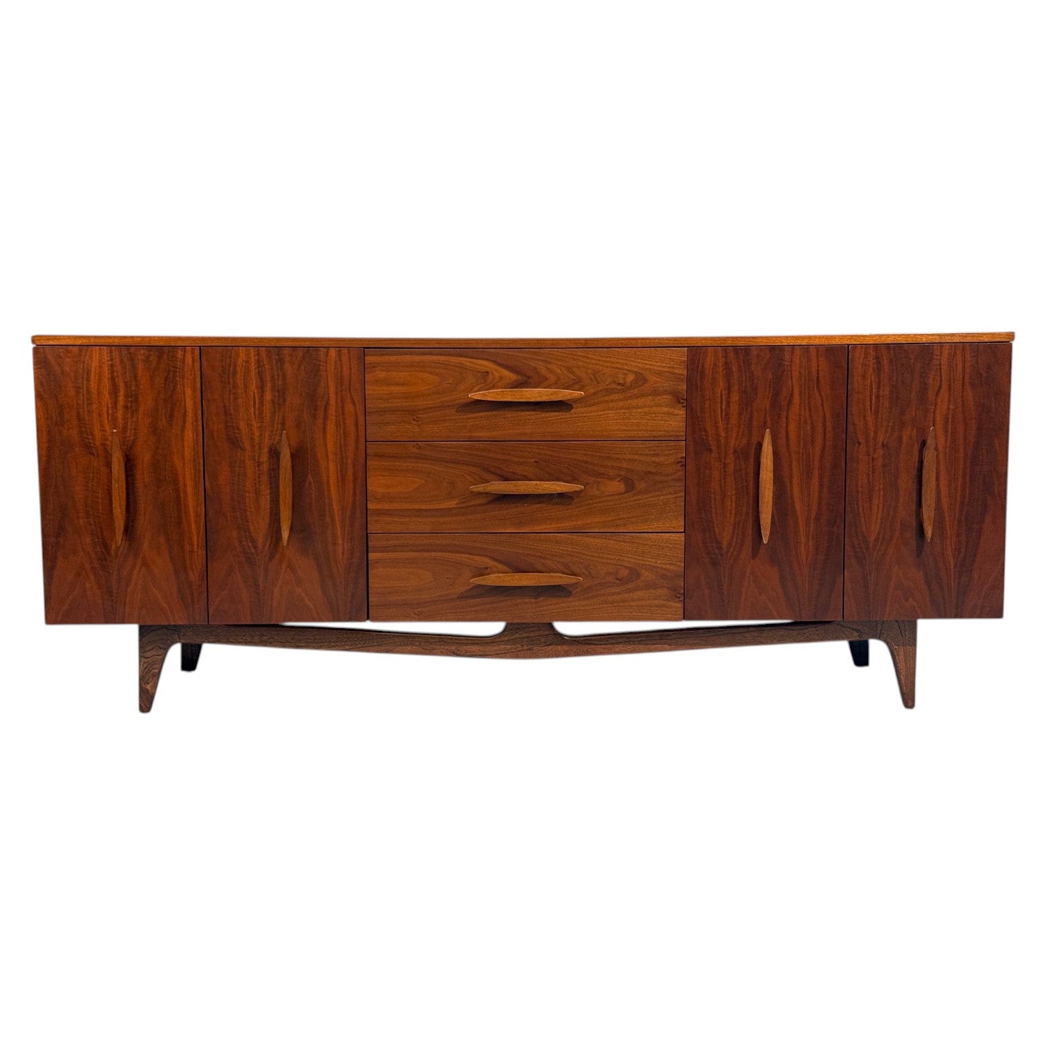 Young Manufacturing, Standard Dreser, Walnut, USA, 1960s