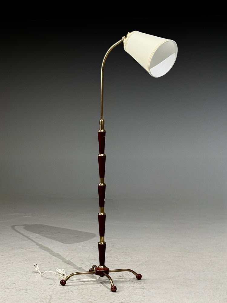 Josef Frank, Model 1842 Floor Lamp, Mahogany, Brass, Sweden, 1950s