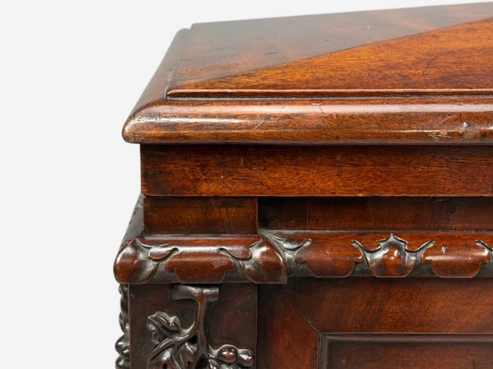 Early 19th Century Wine Cooler. Cellarette, Rosewood, Regency, Lead Lined.