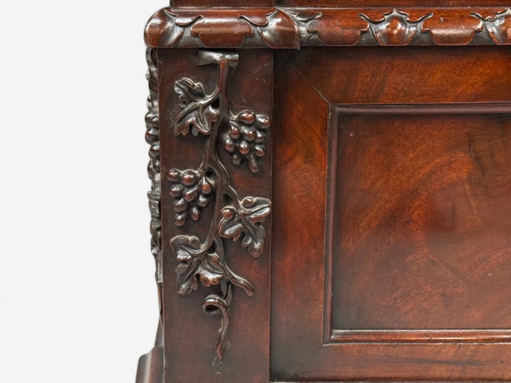 Early 19th Century Wine Cooler. Cellarette, Rosewood, Regency, Lead Lined.
