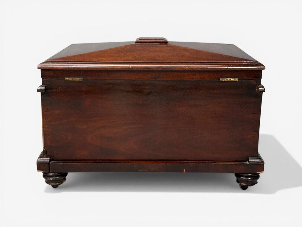 Early 19th Century Wine Cooler. Cellarette, Rosewood, Regency, Lead Lined.