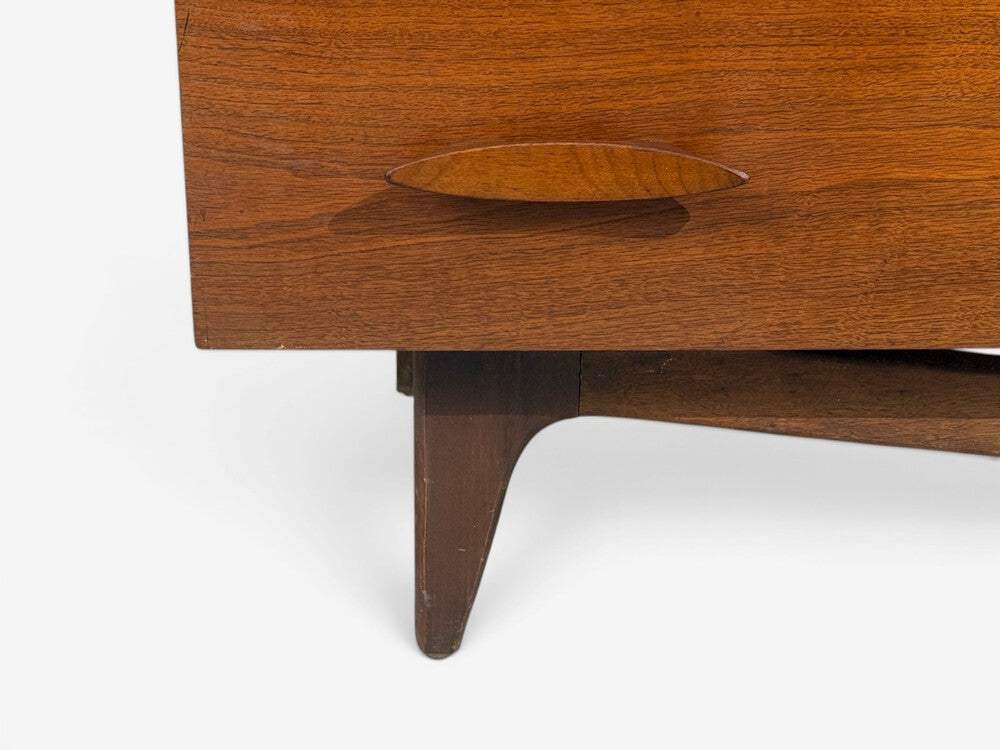 Young Manufacturing, Highboy Dreser, Walnut, USA, 1960s