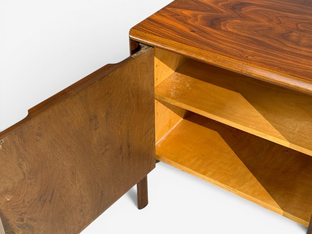 Edmond J. Spence, Sculptural Nightstands, Walnut, Sweden, 1950s