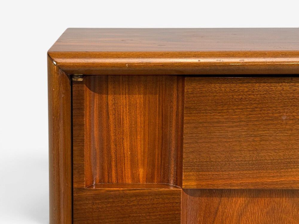 Edmond J. Spence, Sculptural Nightstands, Walnut, Sweden, 1950s