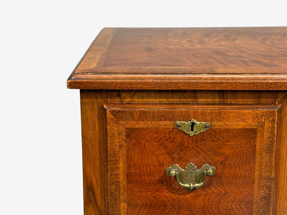 Queen Anne, Lowboy Writing Desk, Crotch Mahogany Veneer, Walnut, England, 19th c.