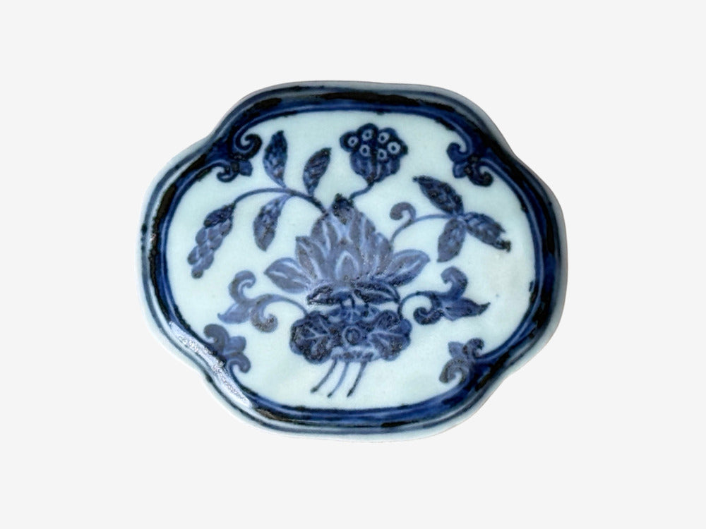Emperor Xuande Marked Diminutive Lidded Box, Blue and White Porcelain, China