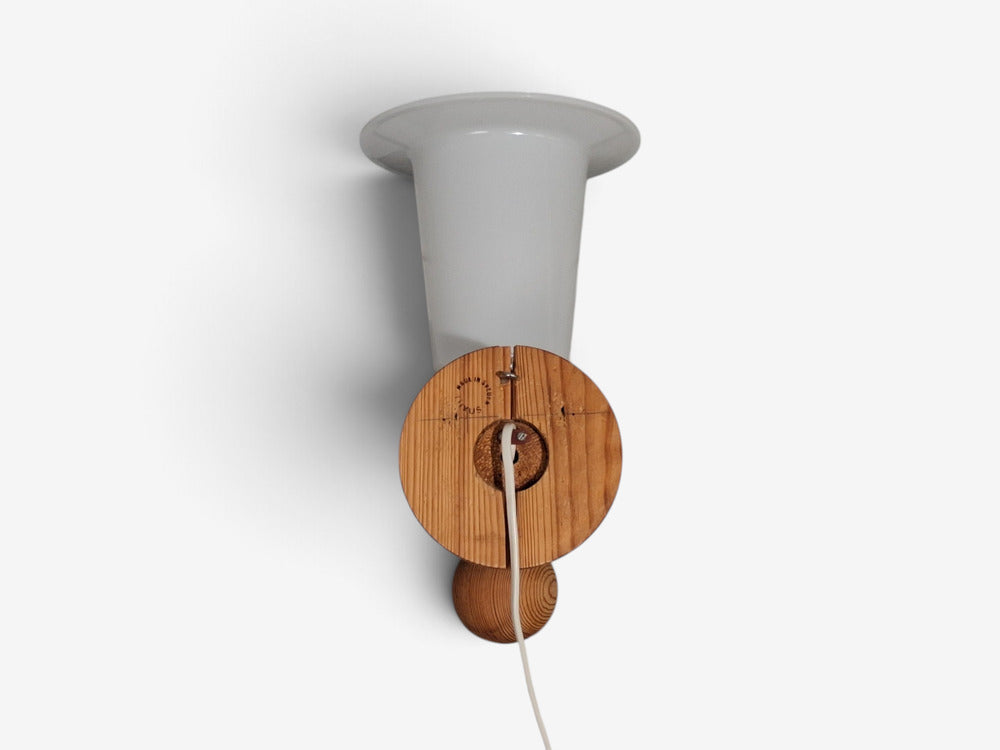 Uno Kristiansson, Swedish Modern, Pine, Fabric, Wall Sconce, Sweden, 1970s