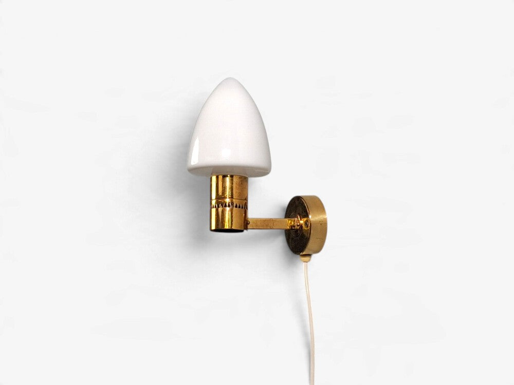 Hans-Agne Jakobsson, Wall Sconce, Brass, Opaline Glass, Sweden, 1960s