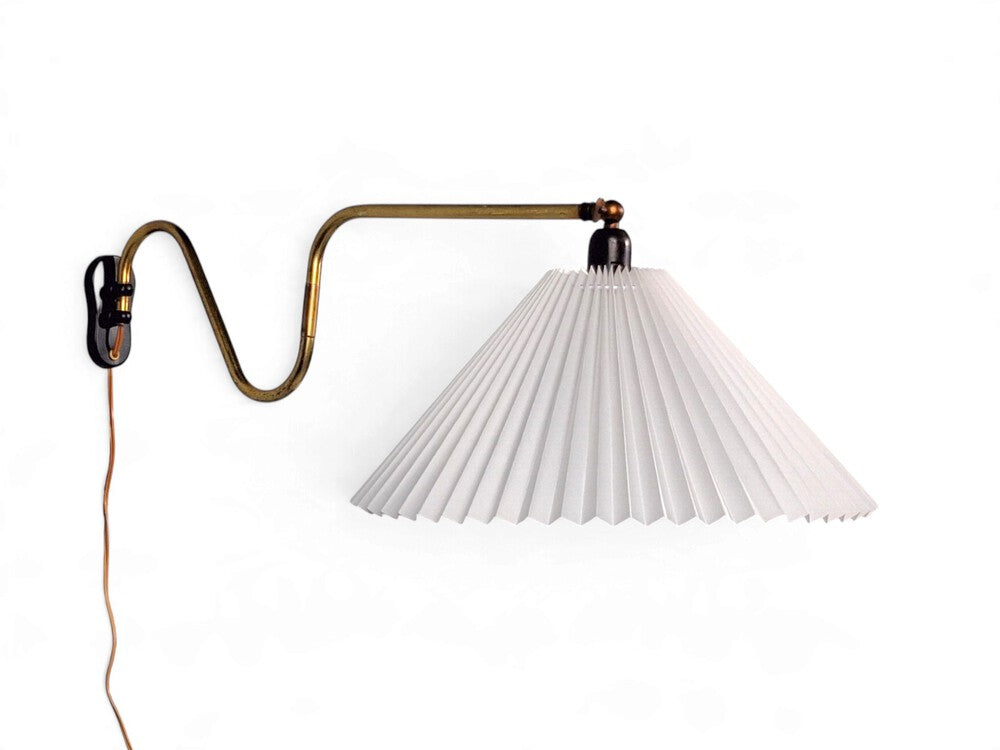 Voss Belysning, Articulating Wall Light, Paintated Brass, Metal, Denmark, 1950s