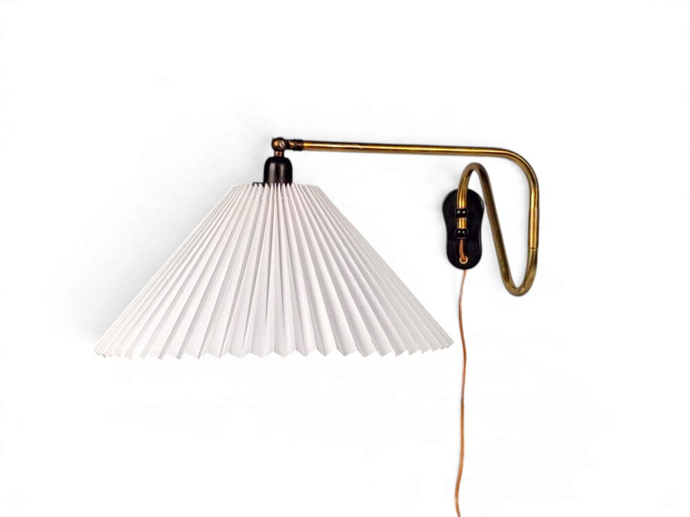 Voss Belysning, Articulating Wall Light, Paintated Brass, Metal, Denmark, 1950s
