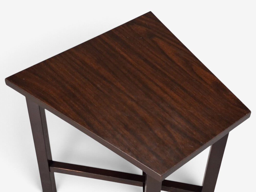 Edward Wormley, Wedge Side Tables, Mahogany, Brass, USA, 1955