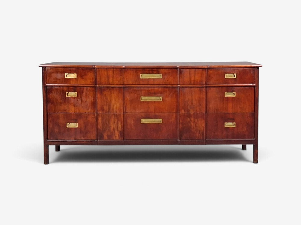 John Widdicomb, American Modern, Nine-Drawer Dresser, Walnut, Brass, USA, 1960s